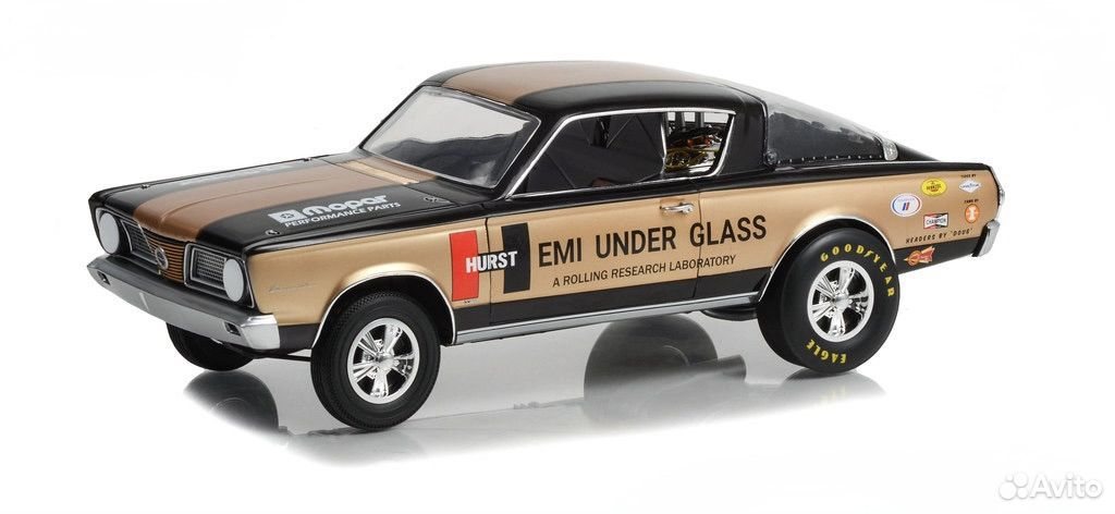 Коллекционная модель Plymouth Barracuda Hurst Hemi Under 1:18
