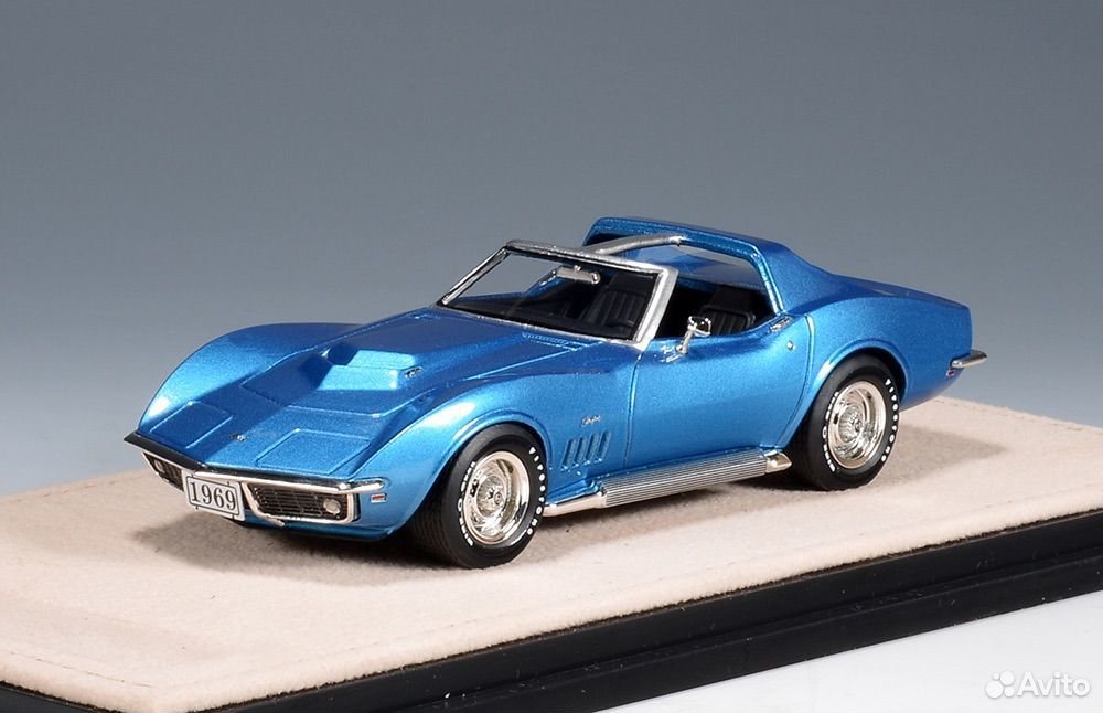 Коллекционная модель 1:43 chevrolet Corvette Stingray L88 Coupe 1969(2)