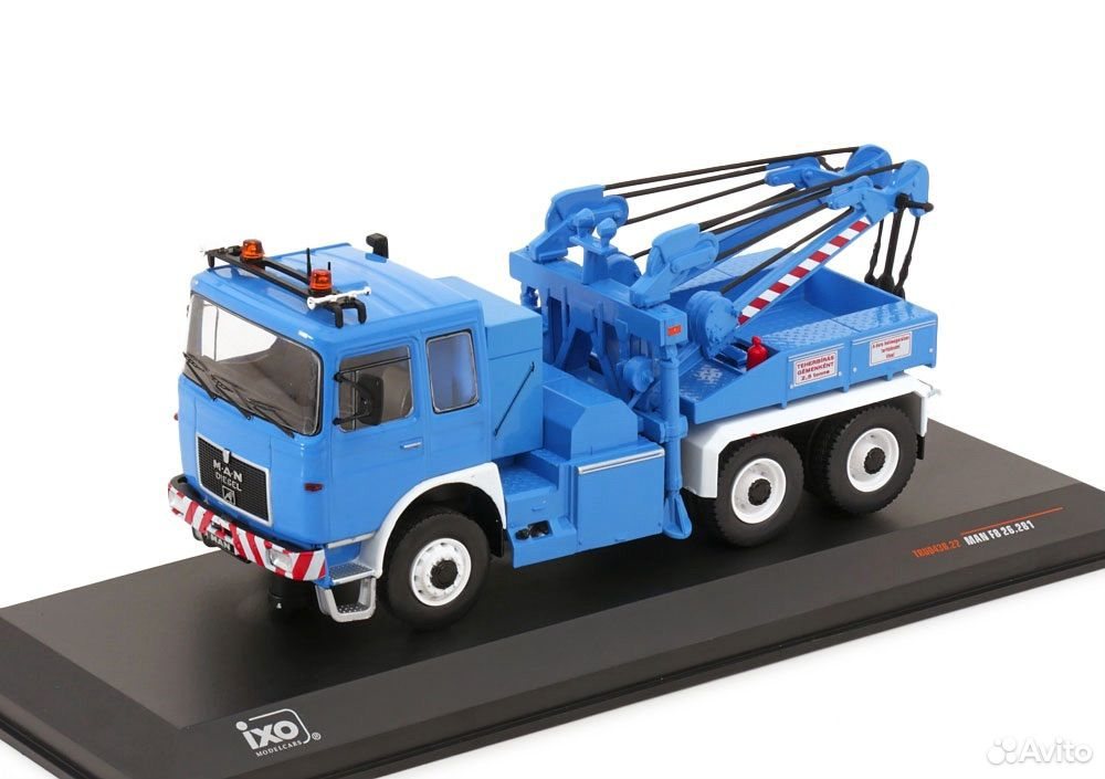 Коллекционная модель эвакуатора MAN F8 26.281 1982 (2 цвета) 1:43 IXO