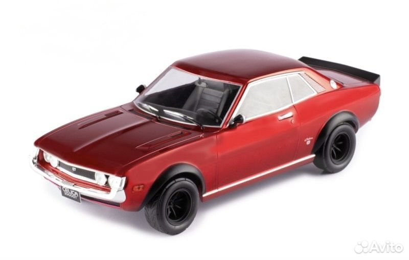 Коллекционная модель Toyota Celica 2000 1:18 IXO