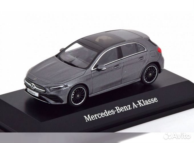 Коллекционная модель Mercedes-Benz A-Klasse AMG Line 2018 1:43