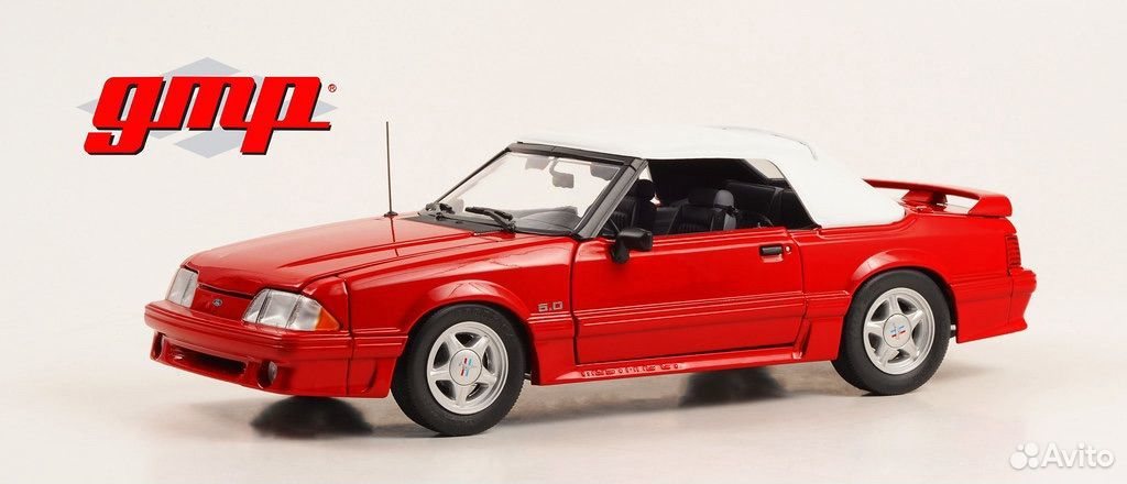 Коллекционная модель Ford Mustang GT Convertible 1991 Red 1:18