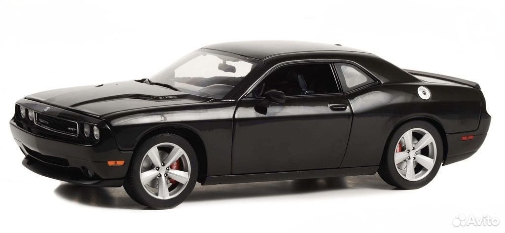 Коллекционная модель Dodge Challenger SRT8 2009 Brilliant Black 1:18