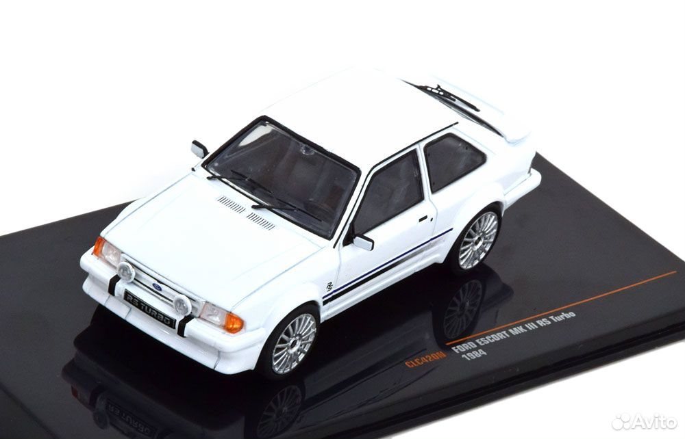 Коллекционная модель Ford Escort MK III RS Turbo 1984 1:43 IXO