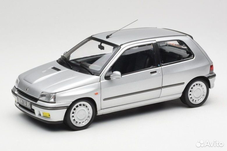 Коллекционная модель Renault Clio 16S 1992 Iceberg Grey 1:18