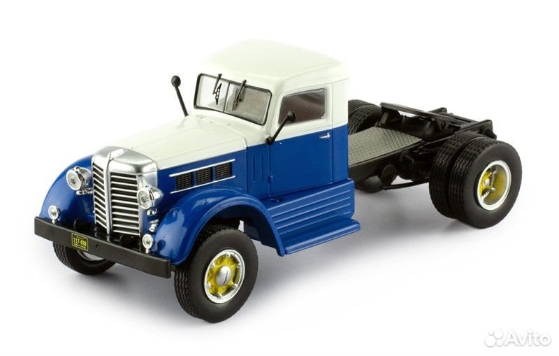 Коллекционная модель тягача Federal 45M 1946 Blue/White 1:43 IXO