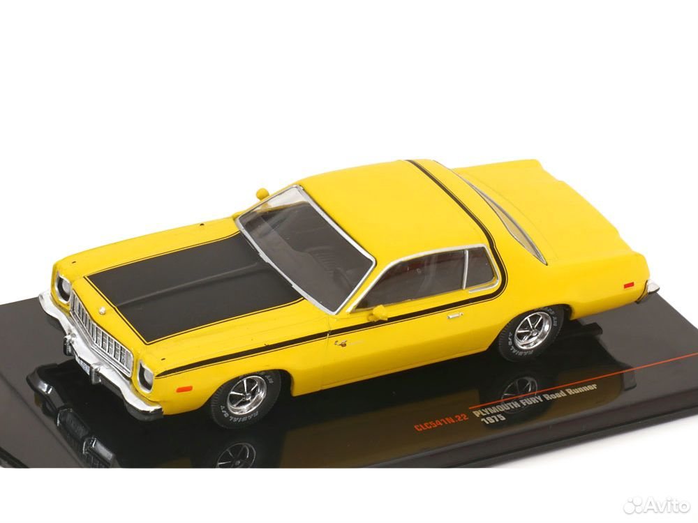 Коллекционная модель Plymouth Fury Road Runner 1975 1:43 IXO