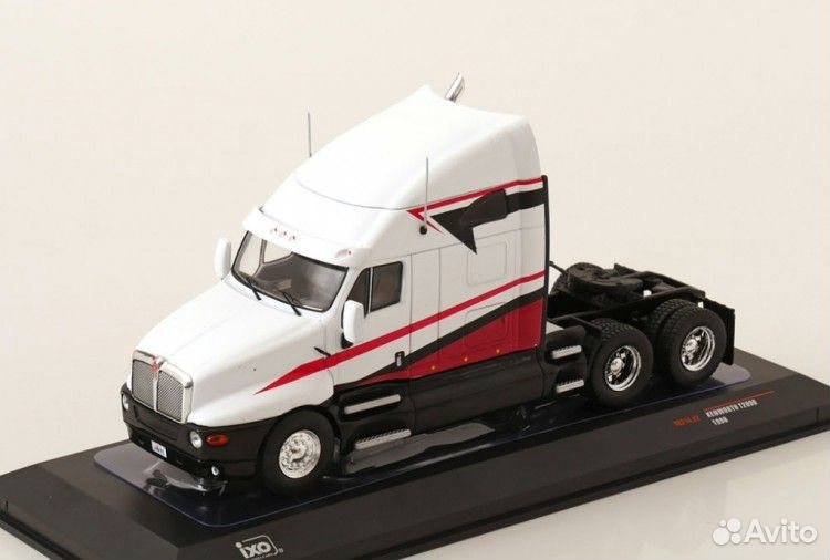 Коллекционная модель седельного тягача Freightliner FLA 1993 1:43 IXO