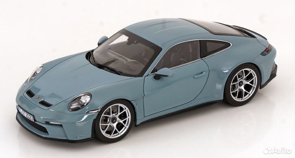 Коллекционная модель Porsche 911 S/T (992) 2023 Meissen Blue 1:18