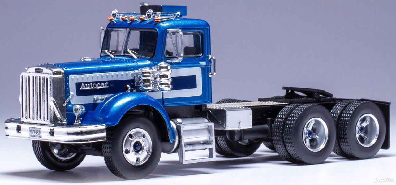 Коллекционная модель тягача Autocar A64 1965 Blue 1:43 IXO