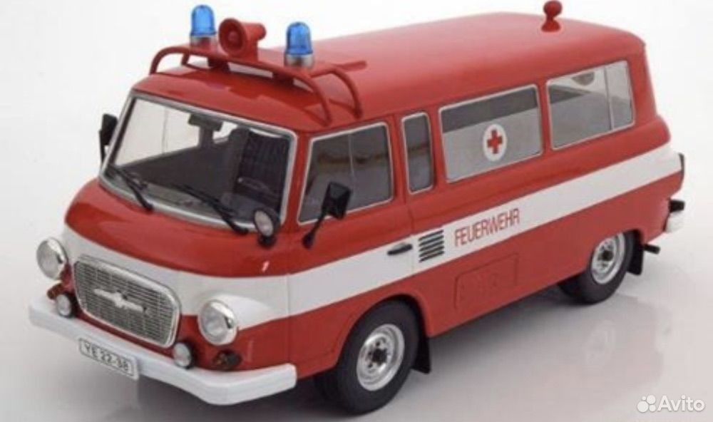 Коллекционная модель Barkas B1000 Bus "Feuerwehr Ambulance" 1965 1:18