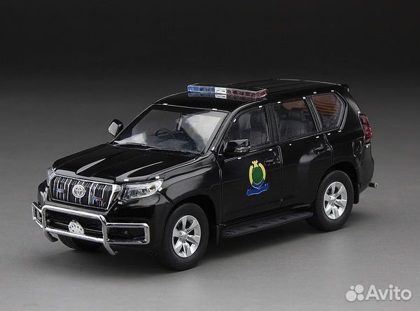 Коллекционная модель Toyota Land Cruiser Prado 4x4 2018 1:43