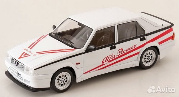 Коллекционная модель Alfa Romeo 75 Turbo Evoluzione 1987 White 1:18