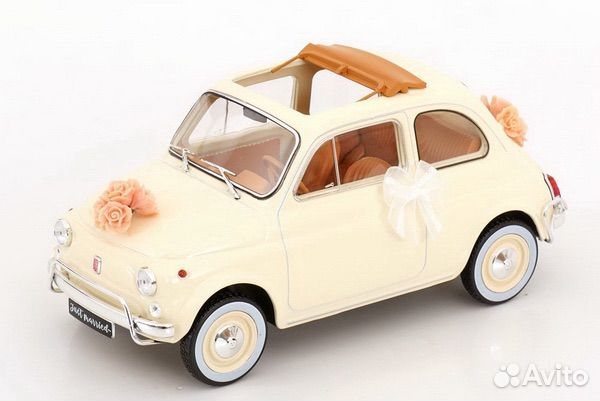 Коллекционная модель Fiat 500 L "Wedding Gift" 1968 Ivory 1:18
