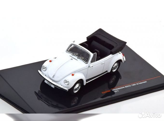 Коллекционная модель VW Beetle 1302 LS Convertible 1971 White 1:43