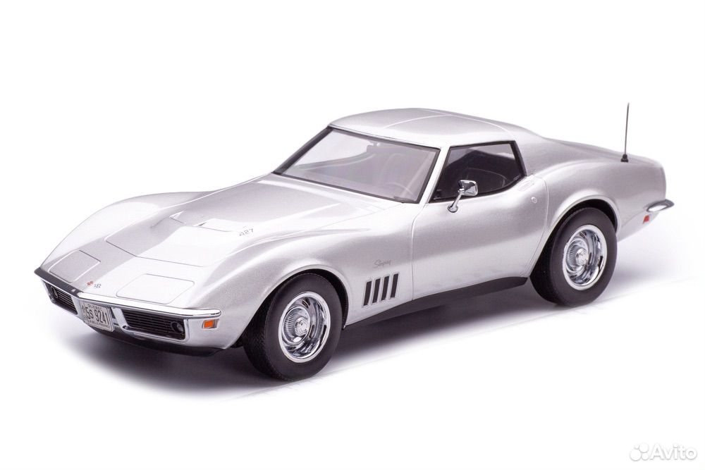 Коллекционная модель Chevrolet Corvette C3 Coupe 1969 Silver 1:18