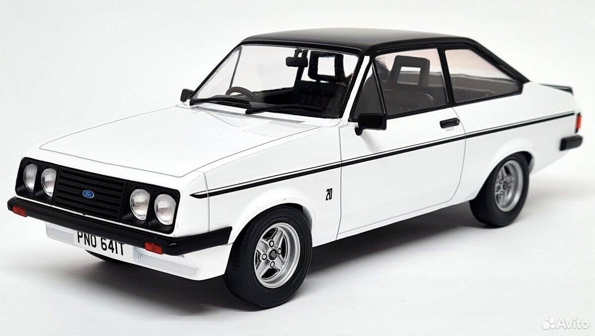 Коллекционная модель Ford Escort MkII RS 2000 1976 (3 цвета) 1:18