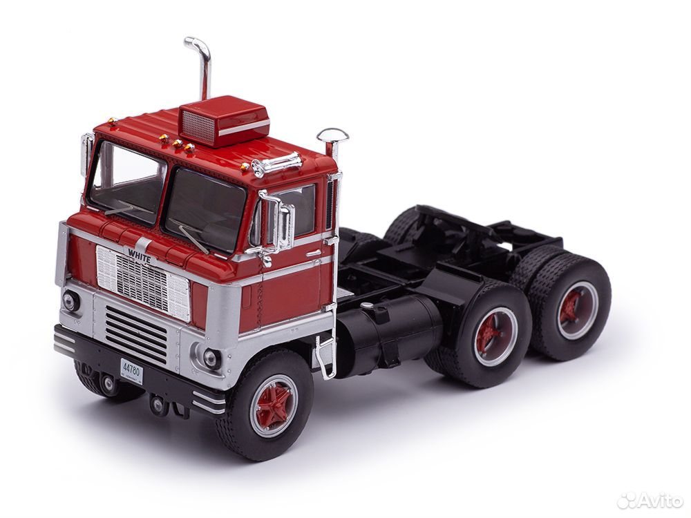 Коллекционная модель тягача White 7400 1960 Red/Silver 1:43 IXO