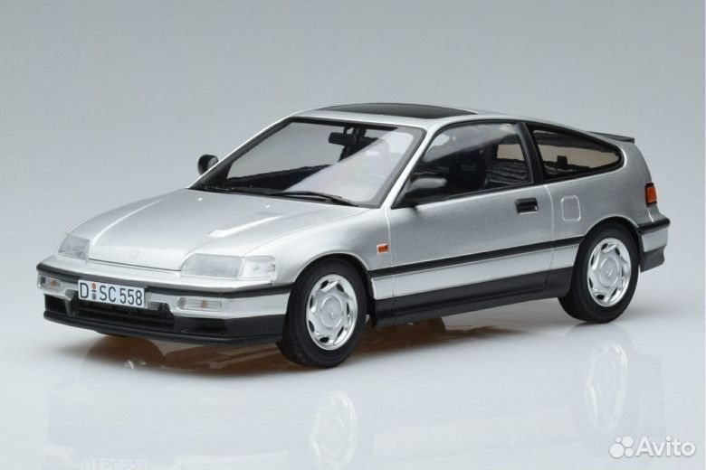Коллекционная модель Honda CRX 1990 Silver 1:18 Norev
