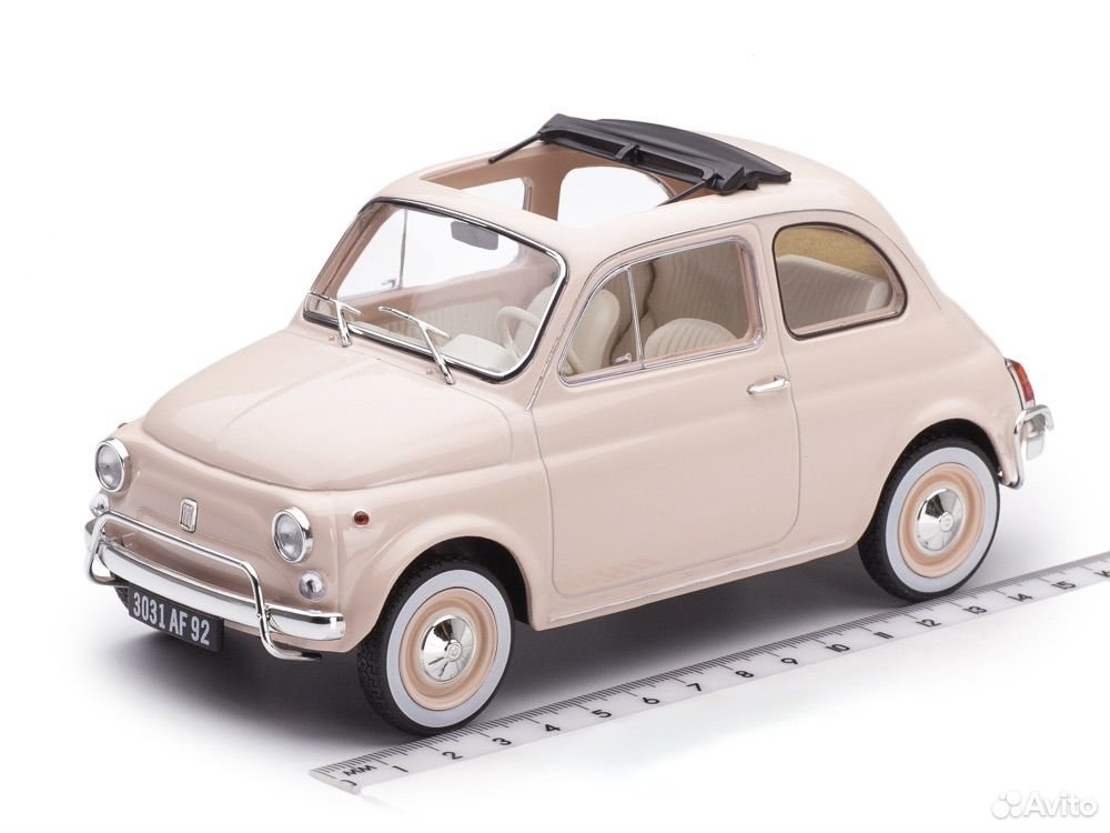Коллекционная модель Fiat 500 L 1968 Pink (подарок новорождённому) 1:18