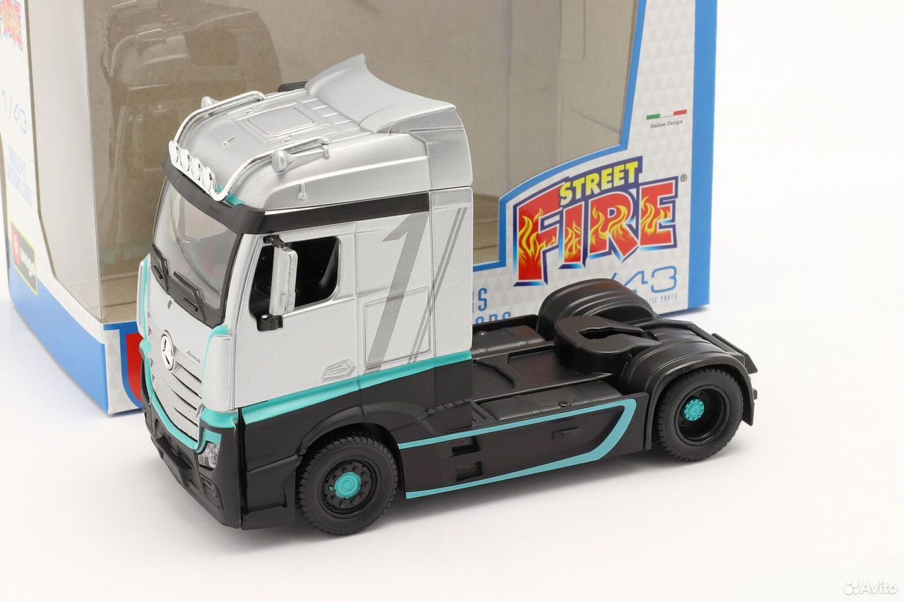 Коллекционная модель седельного тягача Mercedes-Benz Actros 1:43