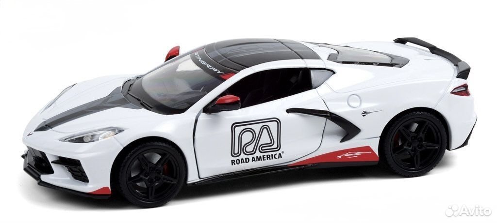Коллекционная модель Chevrolet Corvette C8 Stingray Coupe 1:24
