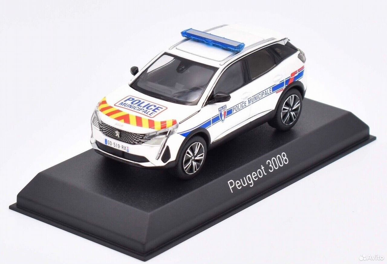 Коллекционная модель Peugeot 3008 полиция 2023 1:43 Norev