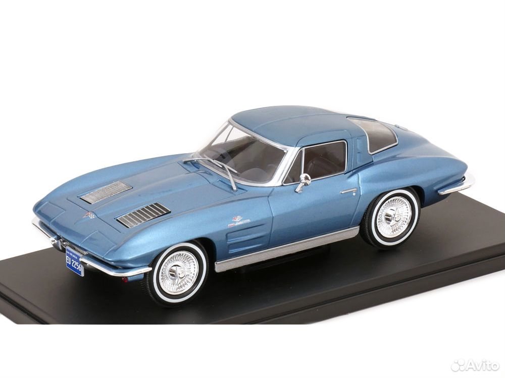 Коллекционная модель Chevrolet Corvette C2 Stingray 1963 1:24