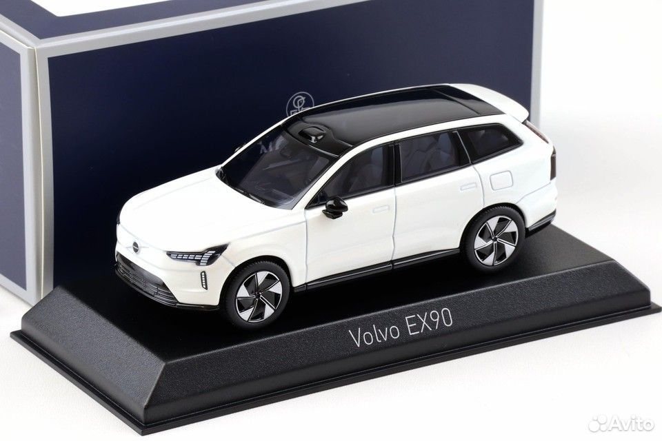 Коллекционная модель Volvo EX90 4х4 2024 1:43 Norev