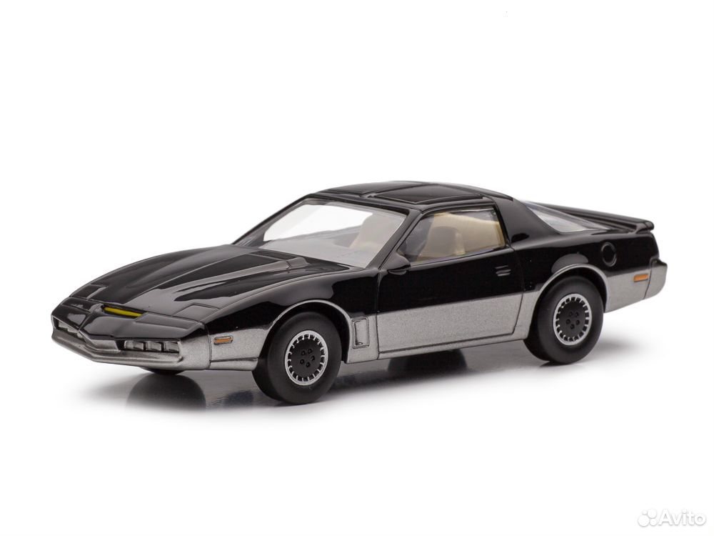 Коллекционная модель Pontiac Firebird 1982 (Рыцарь дорог) 1:43