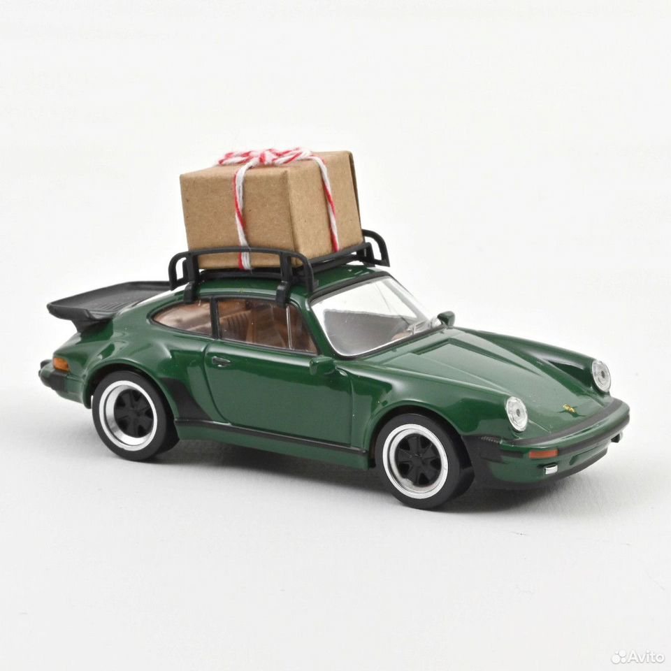 Коллекционная модель Porsche 911 Turbo 1978 Green Christmas 1:43