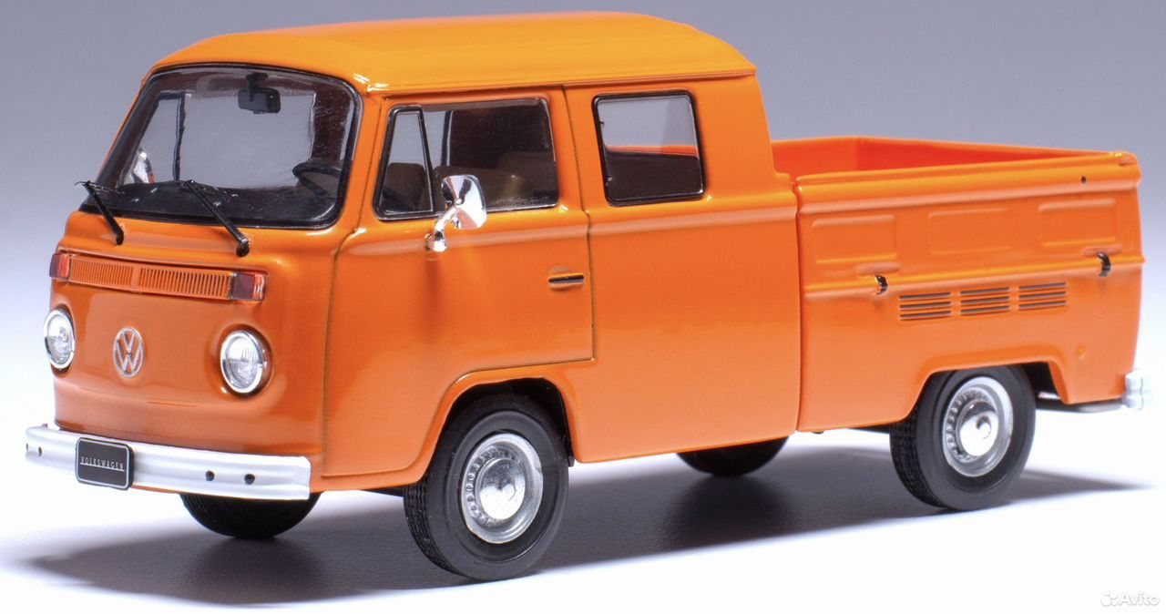 Коллекционная модель VW T2 DoKa 1972 1:43 IXO