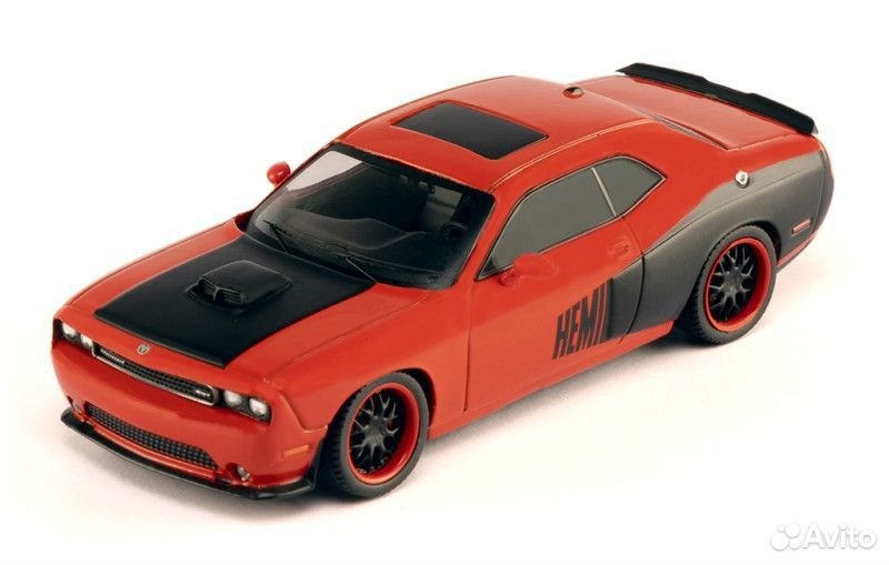 Коллекционная модель Dodge Challenger SRT8 2009 1:43 IXO