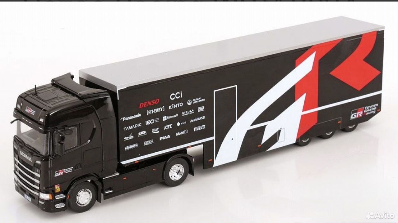 Коллекционная модель Scania S-Series Race Transporter 1:43