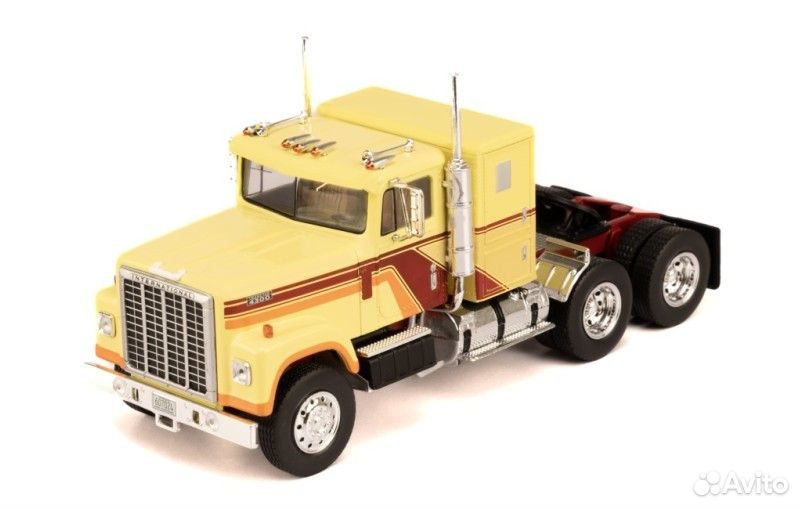 Коллекционная модель седельного тягача International Transtar 4300 1:43