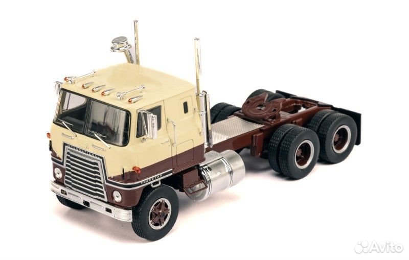 Коллекционная модель тягача International Transtar COE 1965 1:43 IXO