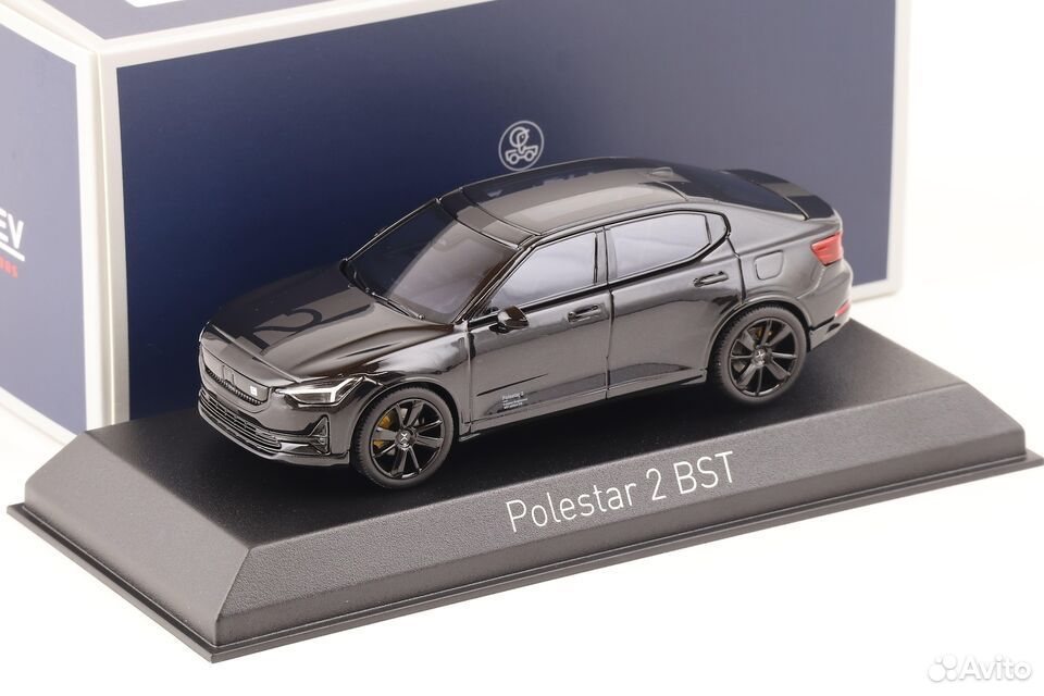Коллекционная модель Volvo Polestar 2 BST 230 2024 (2 цвета) 1:43