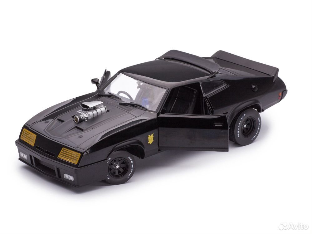 Коллекционная модель Ford Falcon XB V8 "Black Interceptor" 1973 1:18