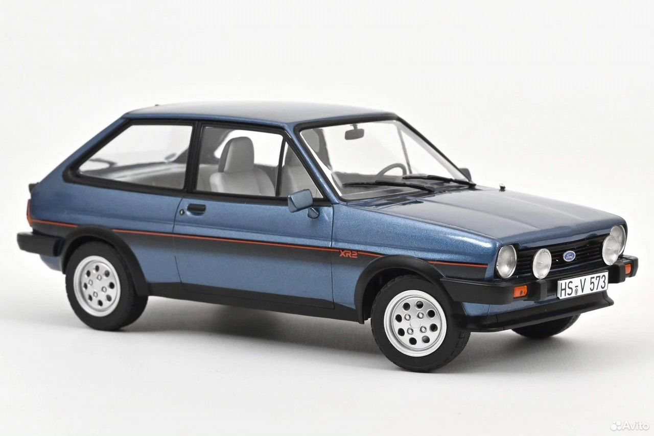 Коллекционная модель Ford Fiesta XR2 1981 Blue Metallic 1:18