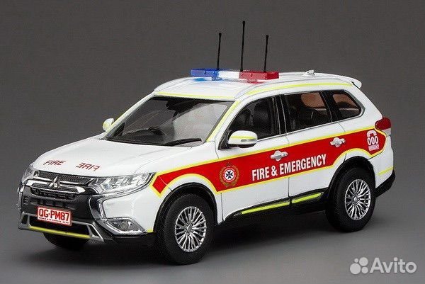 Коллекционная модель Mitsubishi Outlander III 2019 1:43 Vitesse