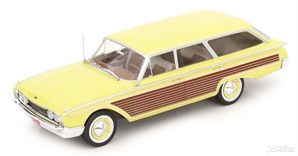 Коллекционная модель Ford Country Squire 1960 Light Yellow/Wood 1:18