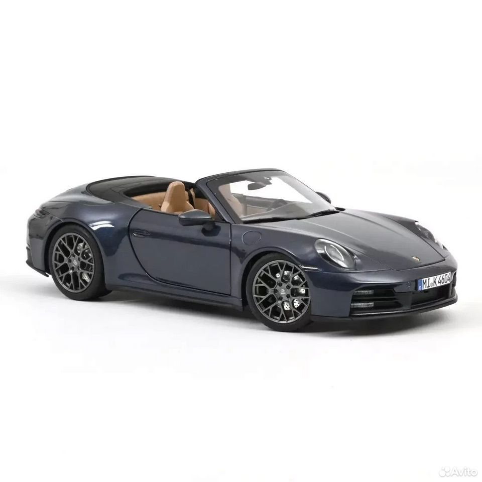 Коллекционная модель Porsche 911 Carrera Cabriolet (992.2) 2025 1:18