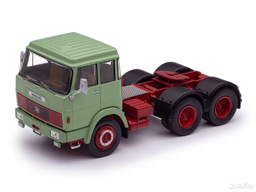 Коллекционная модель седельного тягача Henschel HS19 TS 1966 1:43 IXO
