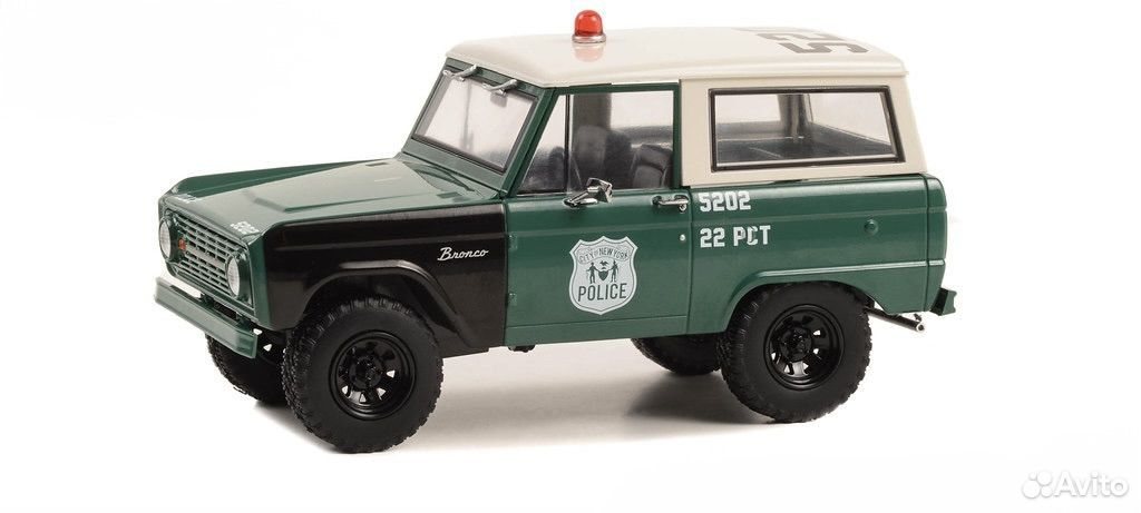 Коллекционная модель Ford Bronco 1967 1:18 GreenLight