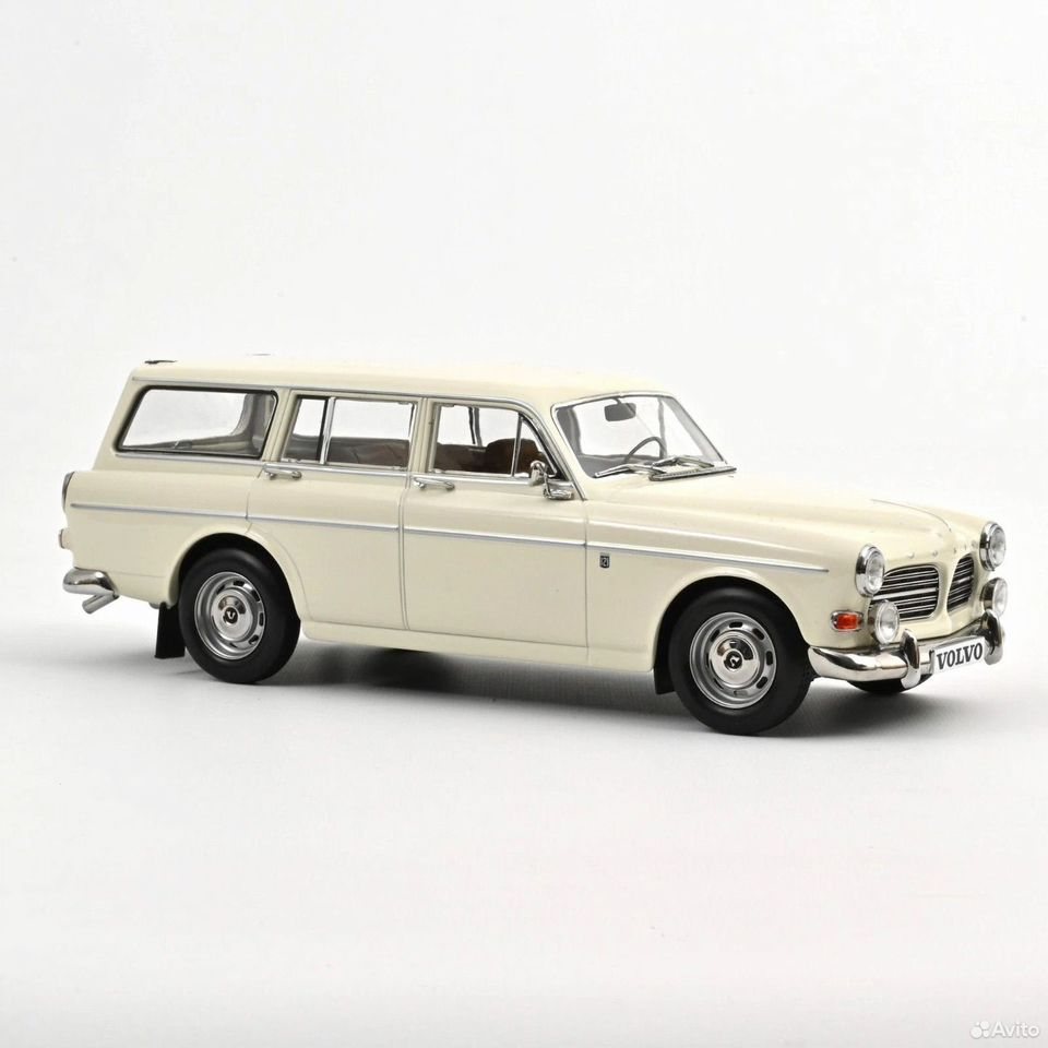 Коллекционная модель Volvo 120 Amazon Break 1968 Pearl White 1:18