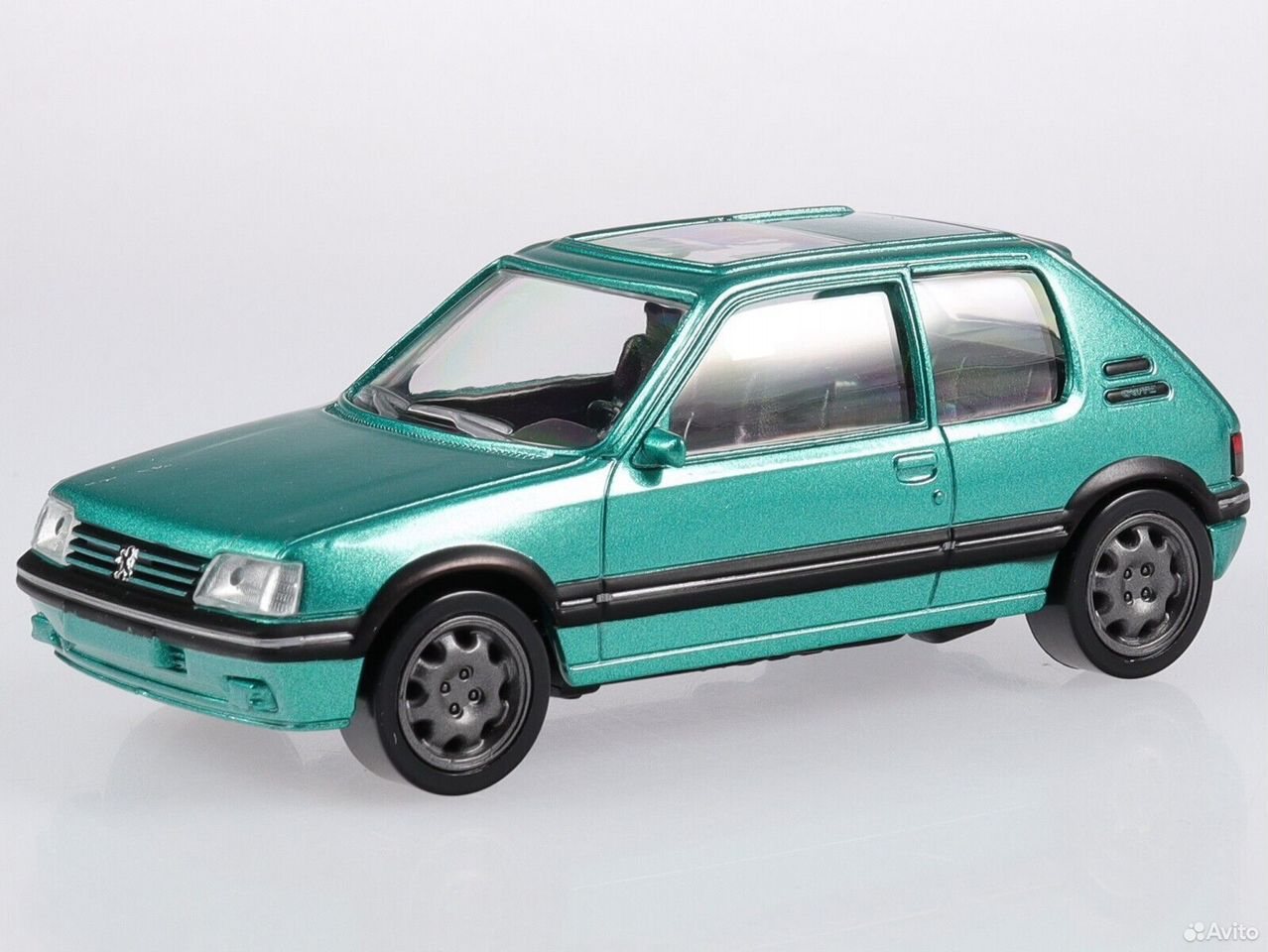 Коллекционная модель Peugeot 205 GTi 1992 Green Metallic 1:43