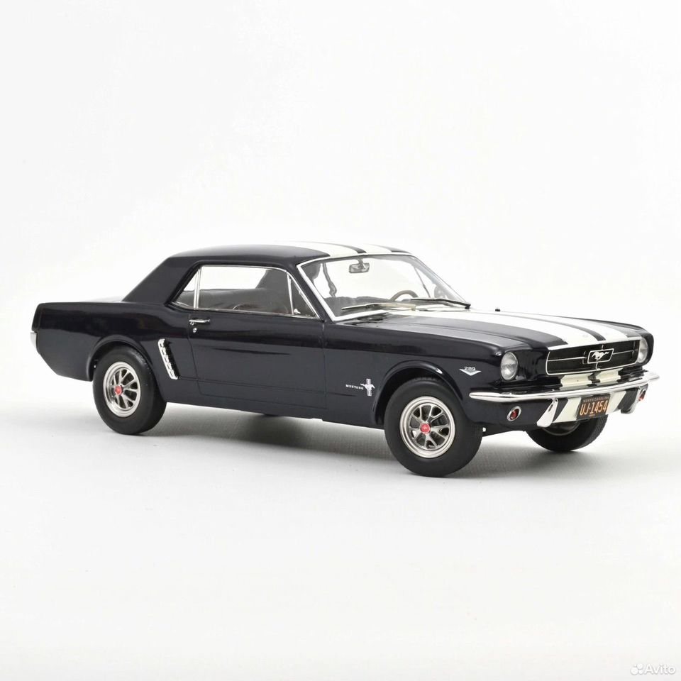 Коллекционная модель Ford Mustang Coupe 1966 1:18 Norev