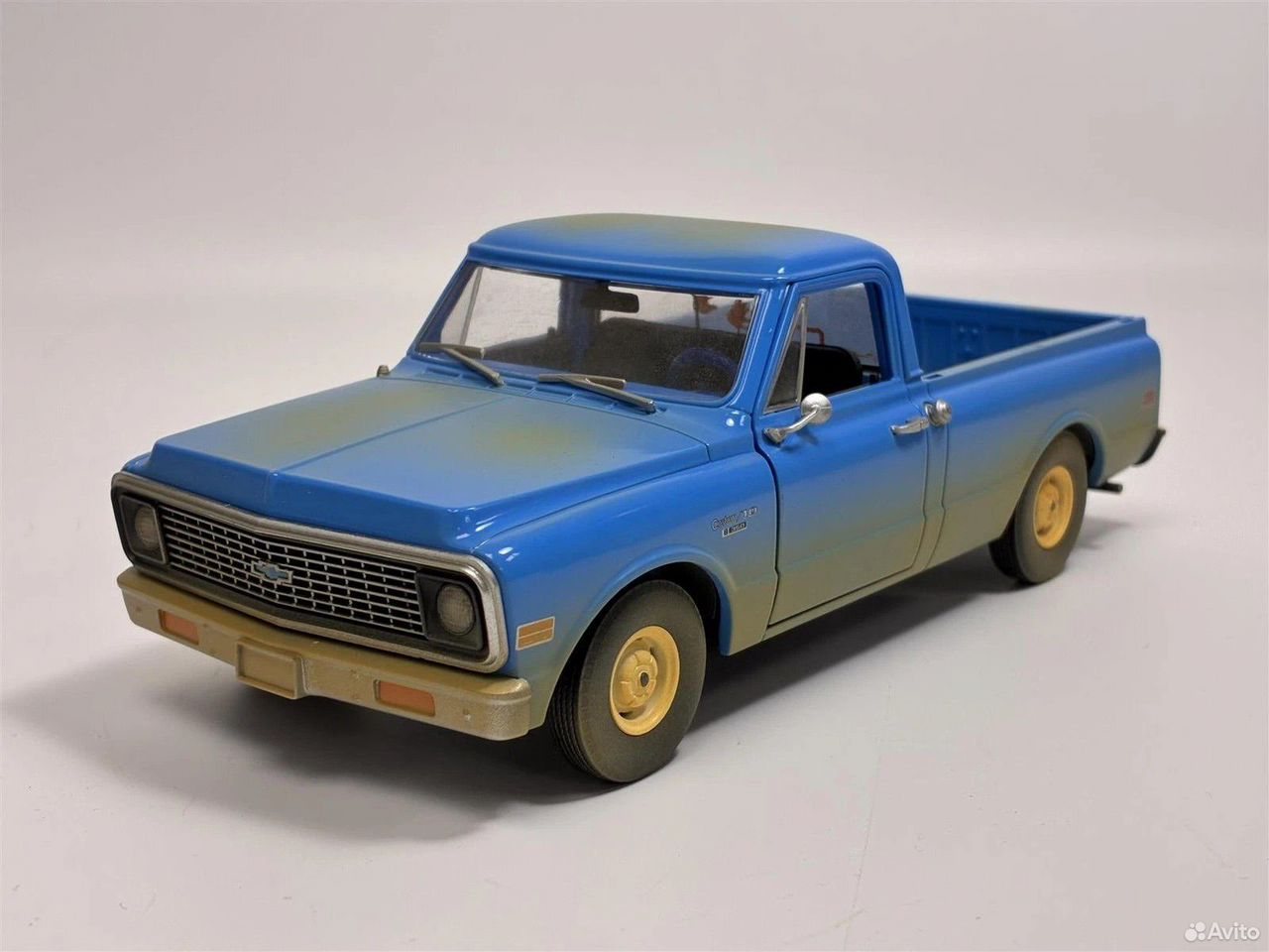 Коллекционная модель Chevrolet C-10 пикап 1971 1:24 GreenLight