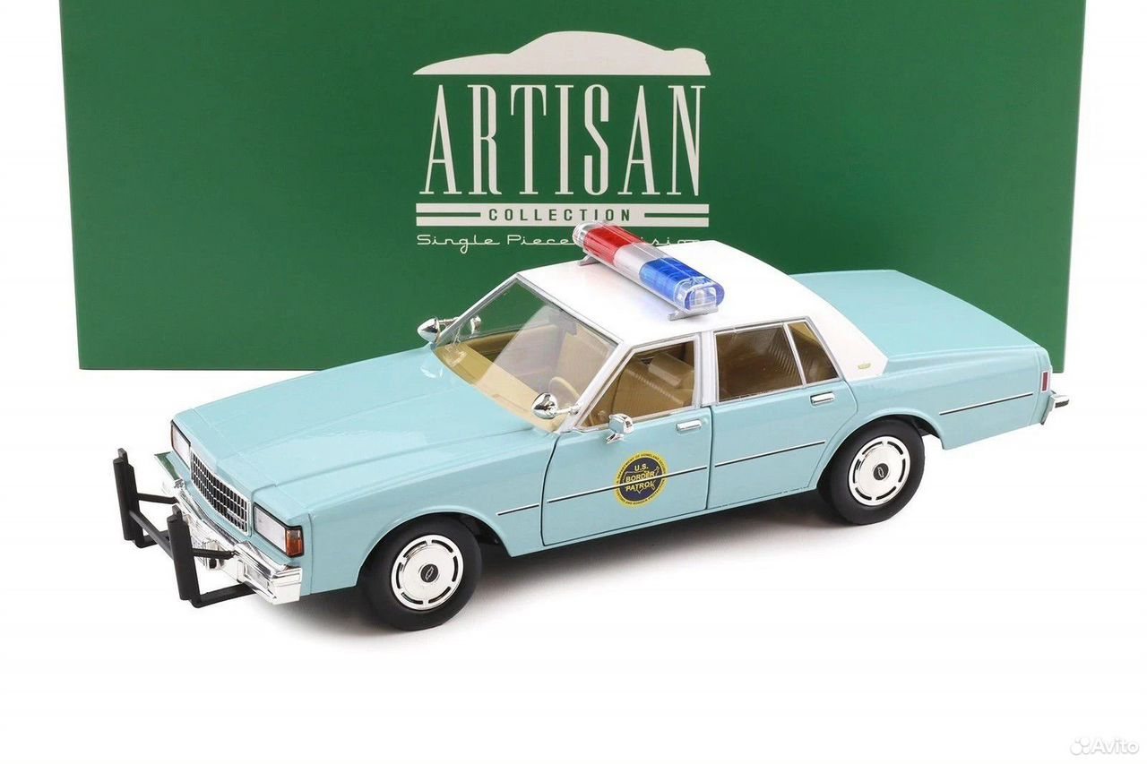 Коллекционная модель Chevrolet Caprice 9C1 1987 1:18 GreenLight