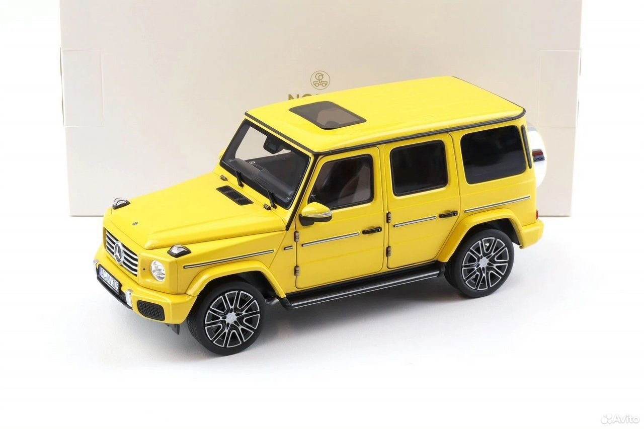 Коллекционная модель Mercedes-Benz G-class 4x4 2024 Sun Yellow 1:18